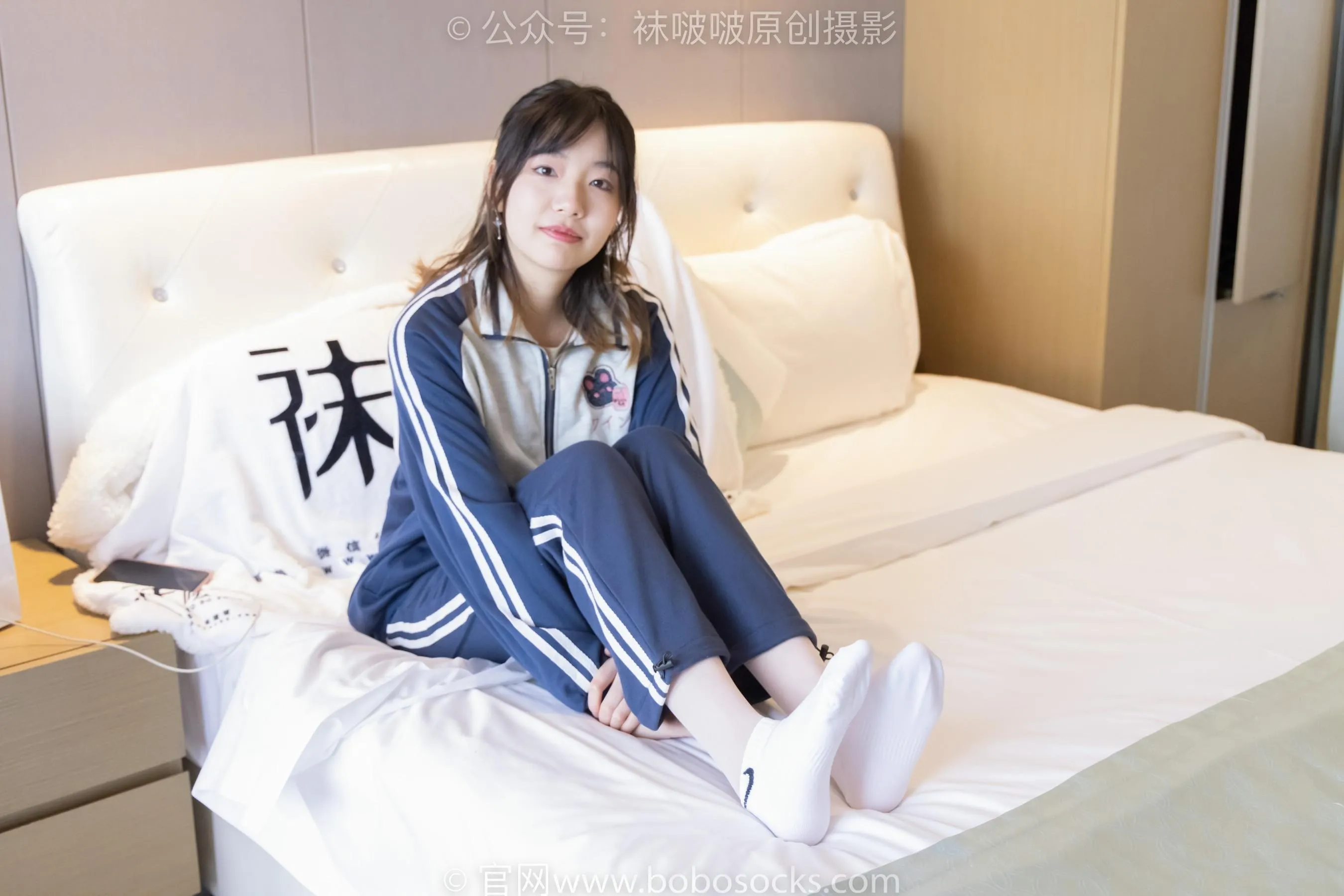 [BoBoSocks袜啵啵]NO.226 小甜豆-运动鞋、白棉袜、白丝 [87P]插图1